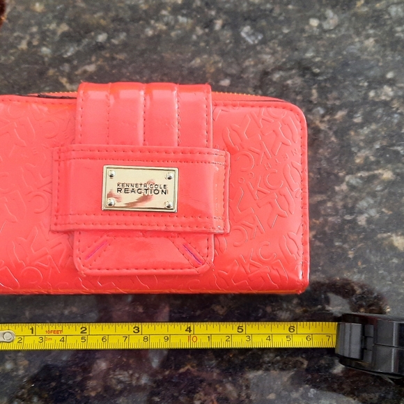 Kenneth Cole REACTION Clutch wallet, patent red. - Picture 3 of 9
